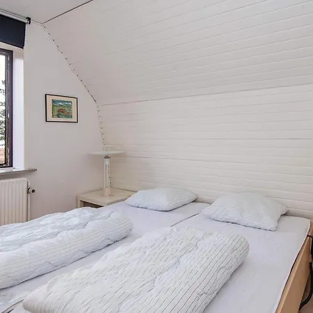 10 Person In Romo-by Traum Kongsmark
