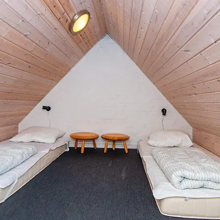 10 Person In Romo-by Traum * Kongsmark
